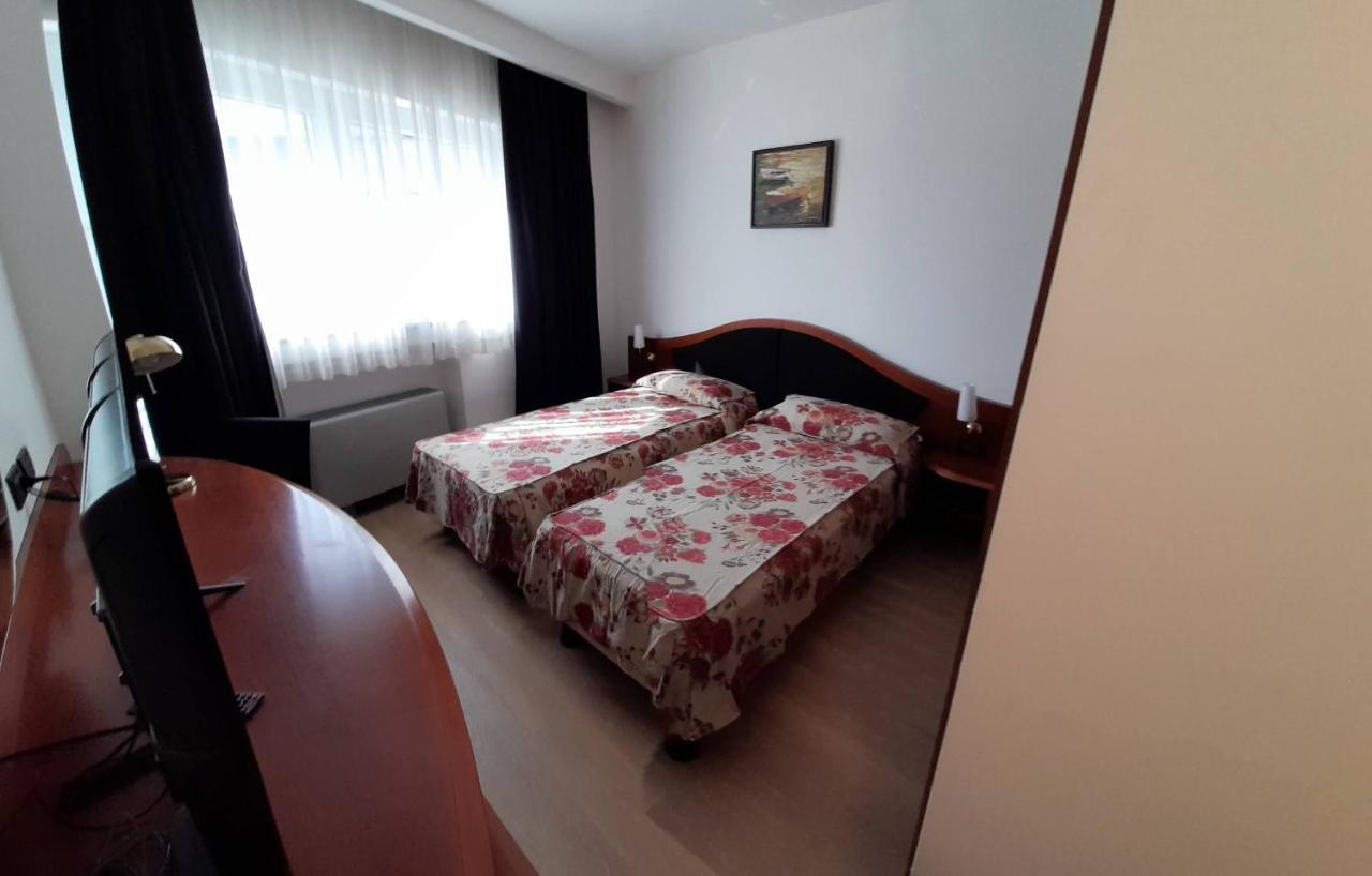 Hotel Donizetti Лаллио Экстерьер фото