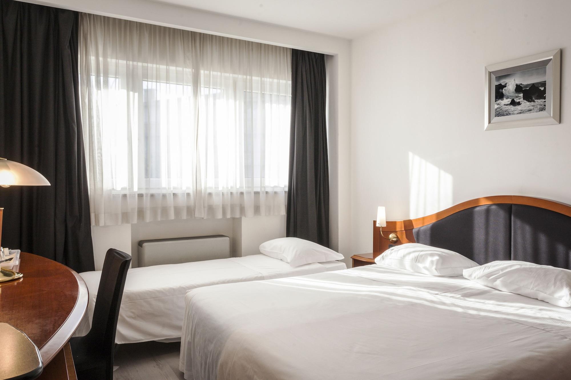Hotel Donizetti Лаллио Экстерьер фото