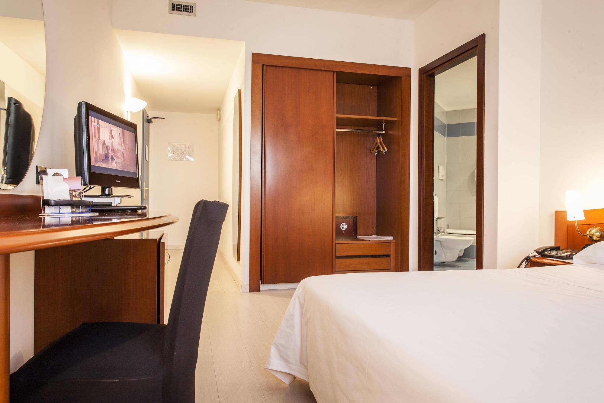 Hotel Donizetti Лаллио Экстерьер фото