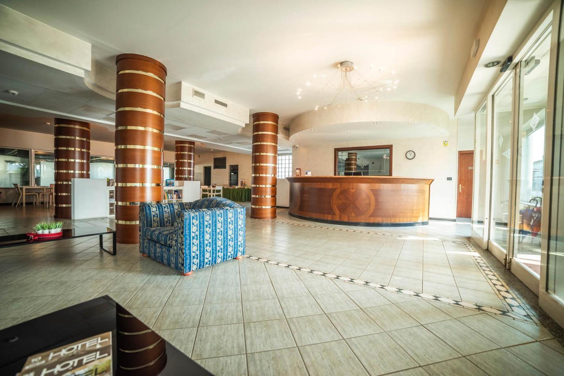 Hotel Donizetti Лаллио Экстерьер фото