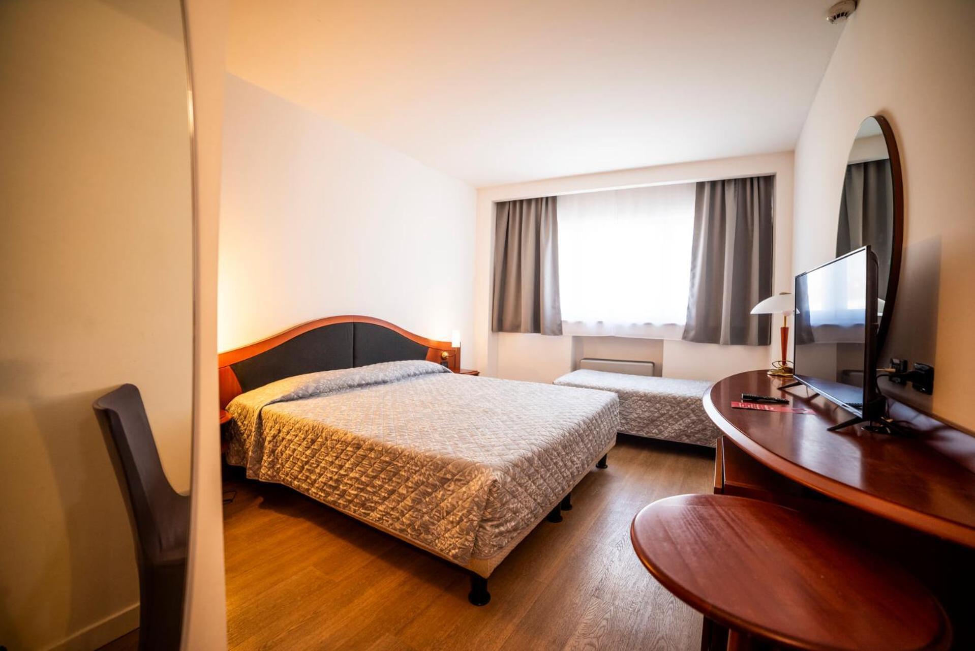 Hotel Donizetti Лаллио Экстерьер фото