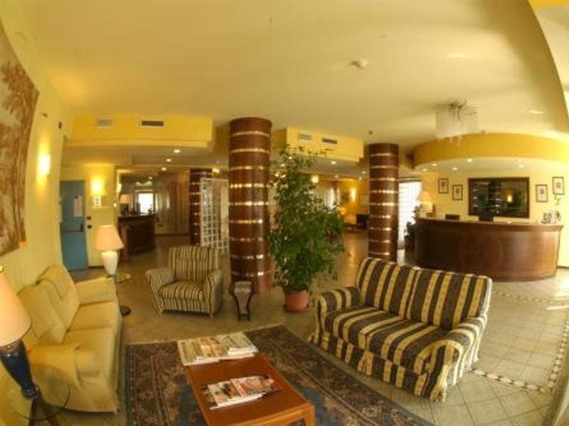 Hotel Donizetti Лаллио Экстерьер фото